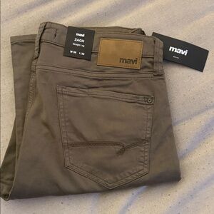 Mavi Zach Straight Leg in Dusty Olive Green Twill Pants